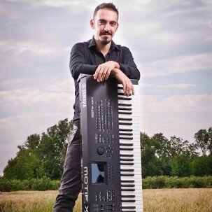 Alberto Dolfi insegnante del corso di Tastiera e Pianoforte presso la casa della musica modena